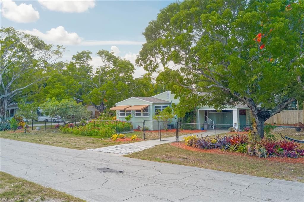2304 Clifford St, Fort Myers, FL 33901 Photo