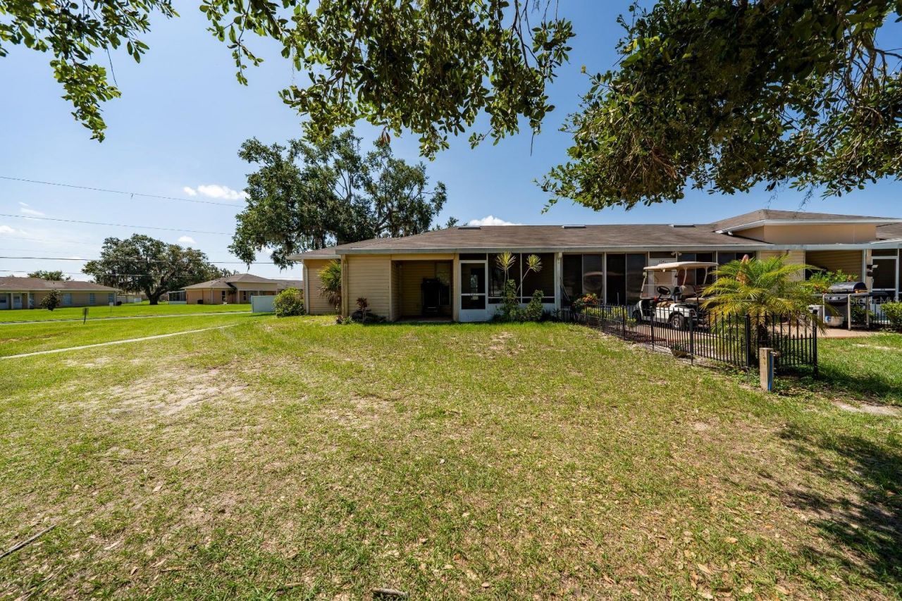 1543 Club Circle, Lakeshore, FL 33854 Photo