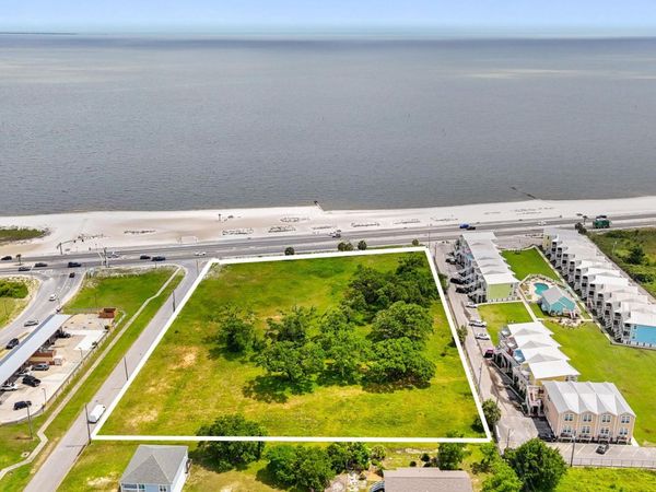 1525 E Beach Boulevard, Pass Christian, MS 39571