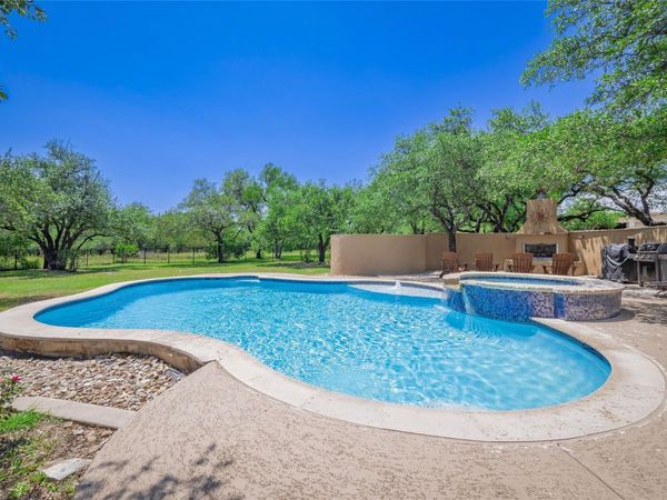 104 E Rustle CV, Georgetown, TX 78628