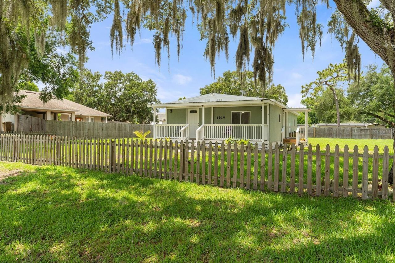 1614 Shepherd Lane, Intercession City, FL 33848 Photo