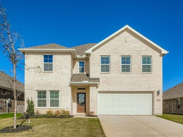 306 Amberville Drive, Red Oak, TX 75154