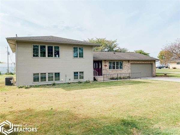720 Pershing Street, Donnellson, IA 52625