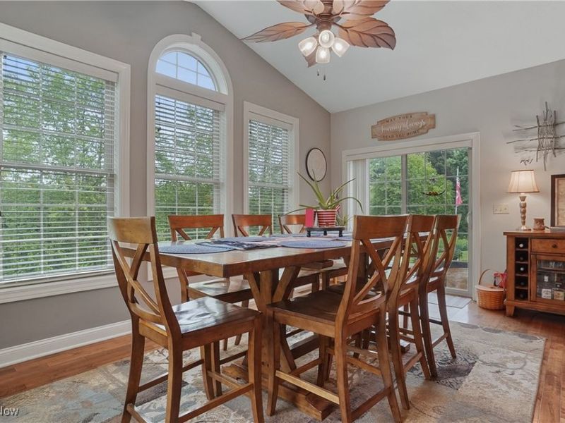 1302 Hillandale Drive, Akron, OH 44333 Photo 10