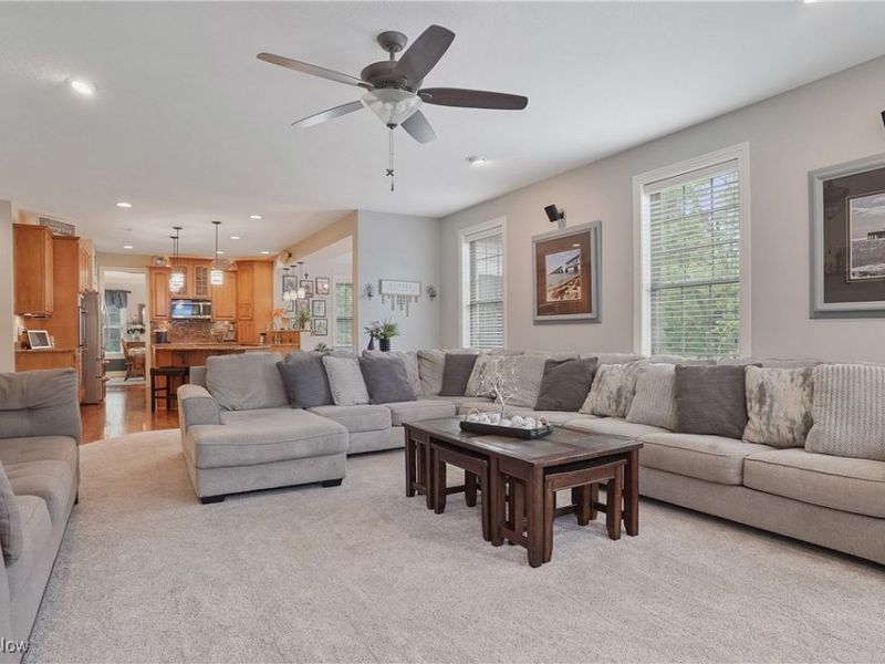 1302 Hillandale Drive, Akron, OH 44333 Photo 11