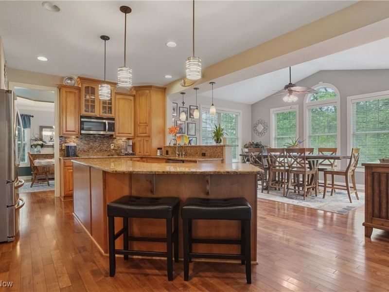 1302 Hillandale Drive, Akron, OH 44333 Photo 12