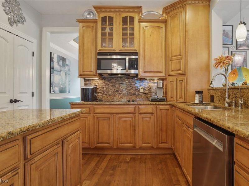 1302 Hillandale Drive, Akron, OH 44333 Photo 15