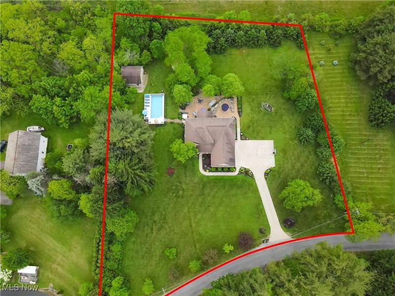 1302 Hillandale Drive, Akron, OH 44333 Photo 2