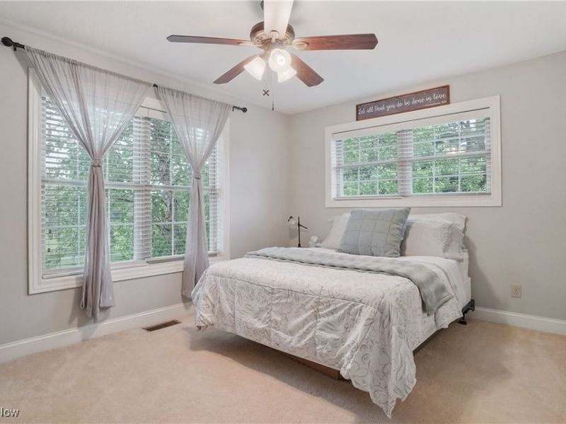 1302 Hillandale Drive, Akron, OH 44333 Photo 22