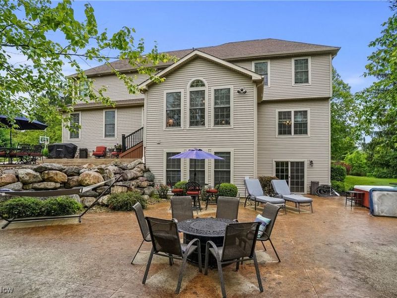 1302 Hillandale Drive, Akron, OH 44333 Photo 29