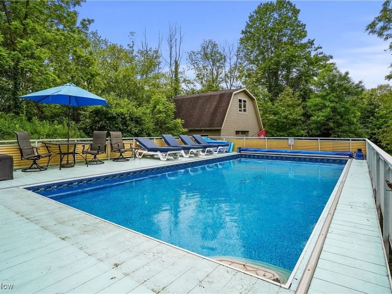 1302 Hillandale Drive, Akron, OH 44333 Photo 30