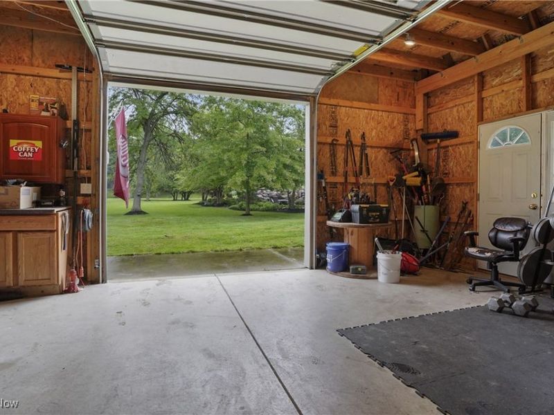 1302 Hillandale Drive, Akron, OH 44333 Photo 32