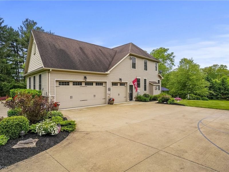 1302 Hillandale Drive, Akron, OH 44333 Photo 48