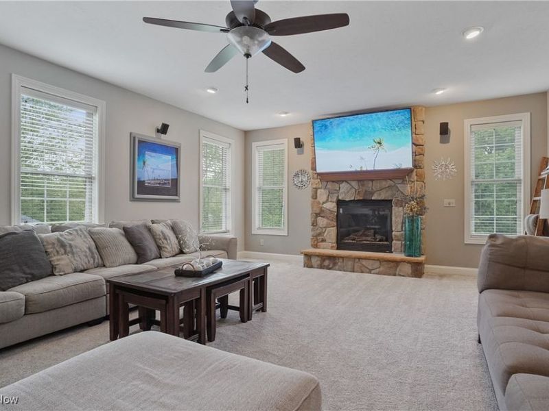 1302 Hillandale Drive, Akron, OH 44333 Photo 9