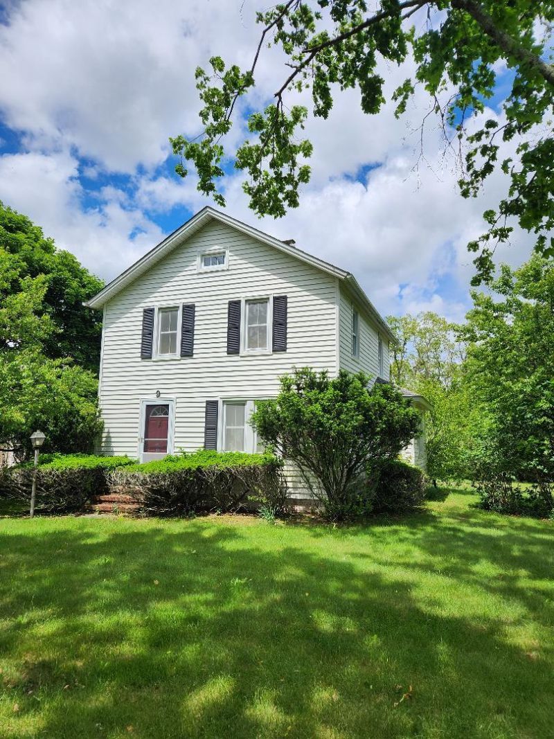 9 Vail Avenue, East Quogue, NY 11942 Main Photo