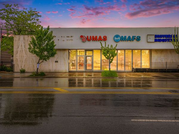 7541 N Western Avenue, Chicago, IL 60645