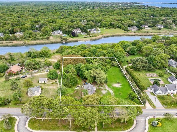 26 Mill Road, Remsenburg, NY 11960