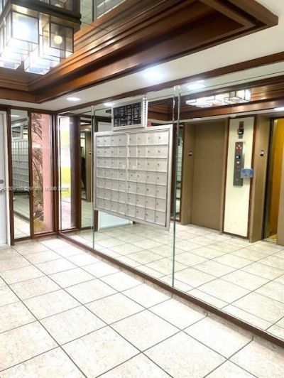 665 NE 195th St, Unit 419, Miami, FL 33179 Photo