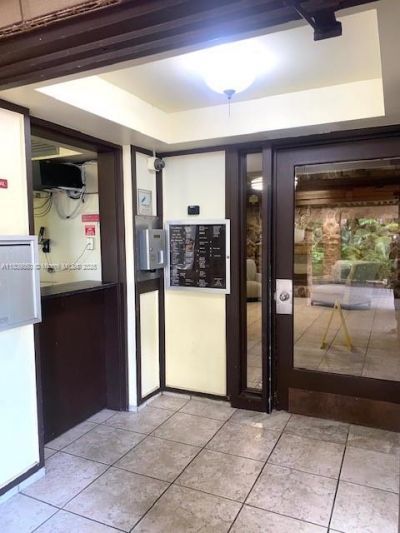 665 NE 195th St, Unit 419, Miami, FL 33179 Photo