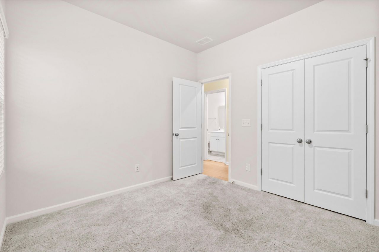 226 Clydesdale Circle Photo 15