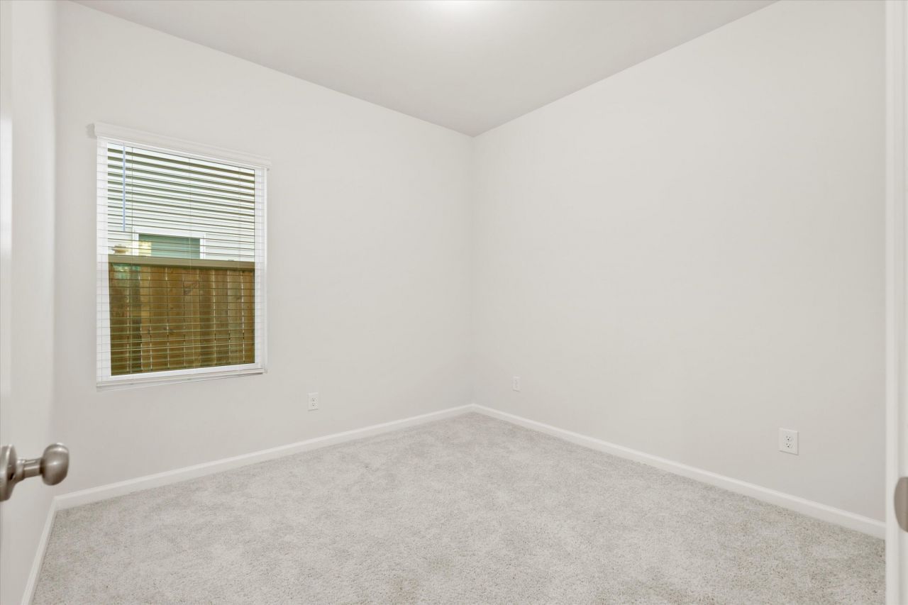 226 Clydesdale Circle Photo 17