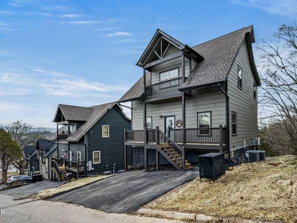 2125 Eagle Feather Drive, Sevierville, TN 37876