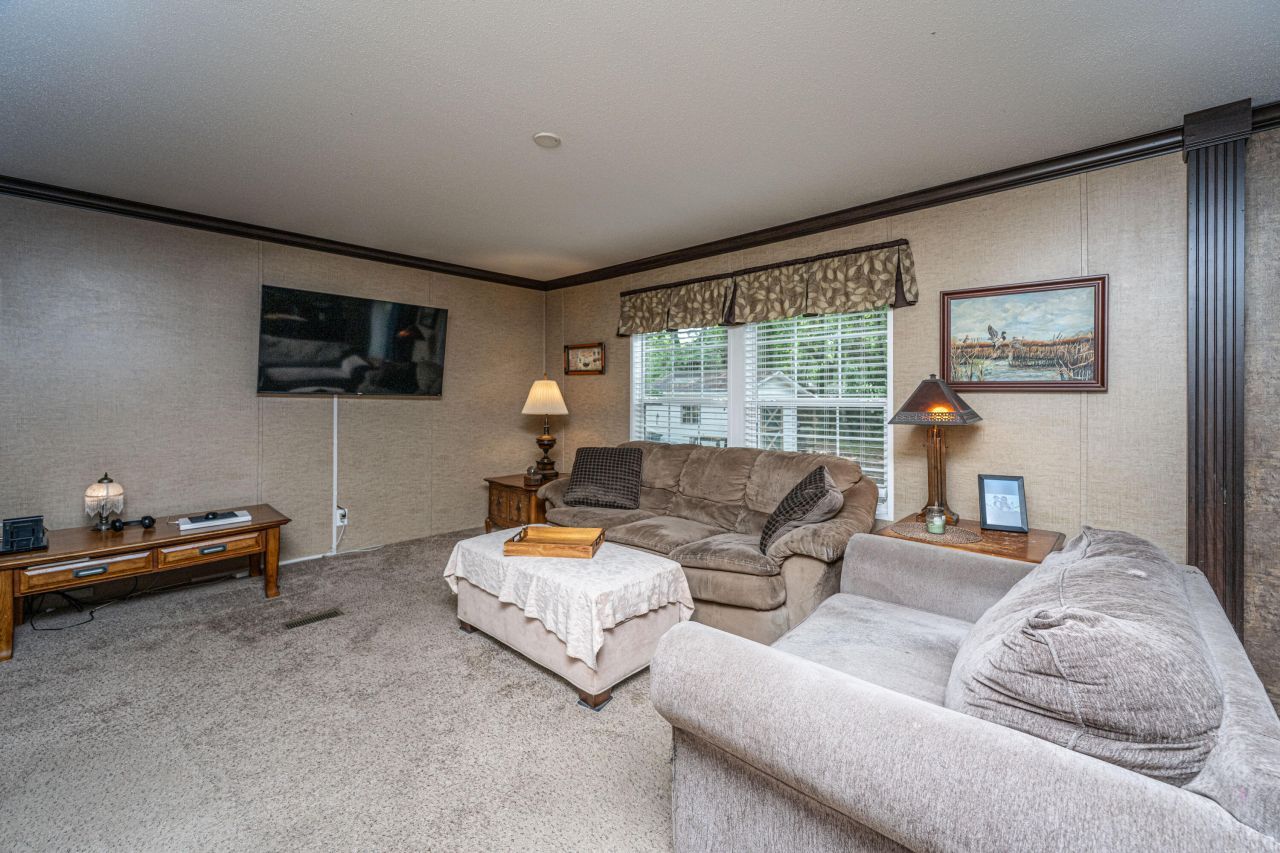 725 Hildebrand Drive Photo 11