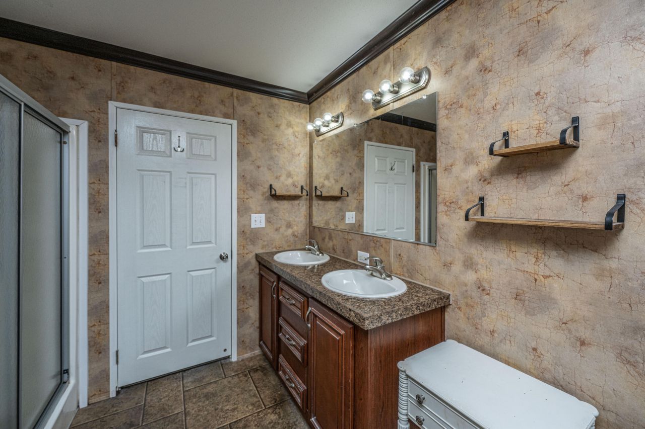 725 Hildebrand Drive Photo 7