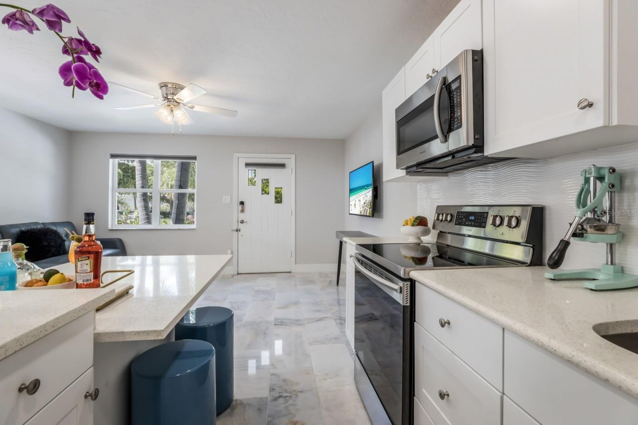 161 Golden Gate Point, Unit 4, Sarasota, FL 34236 Photo