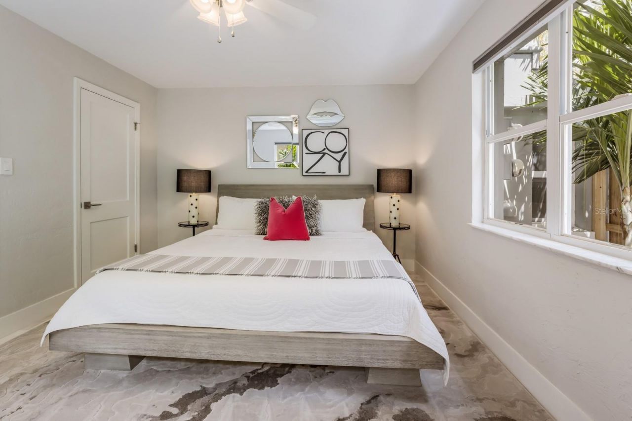 161 Golden Gate Point, Unit 4, Sarasota, FL 34236 Photo