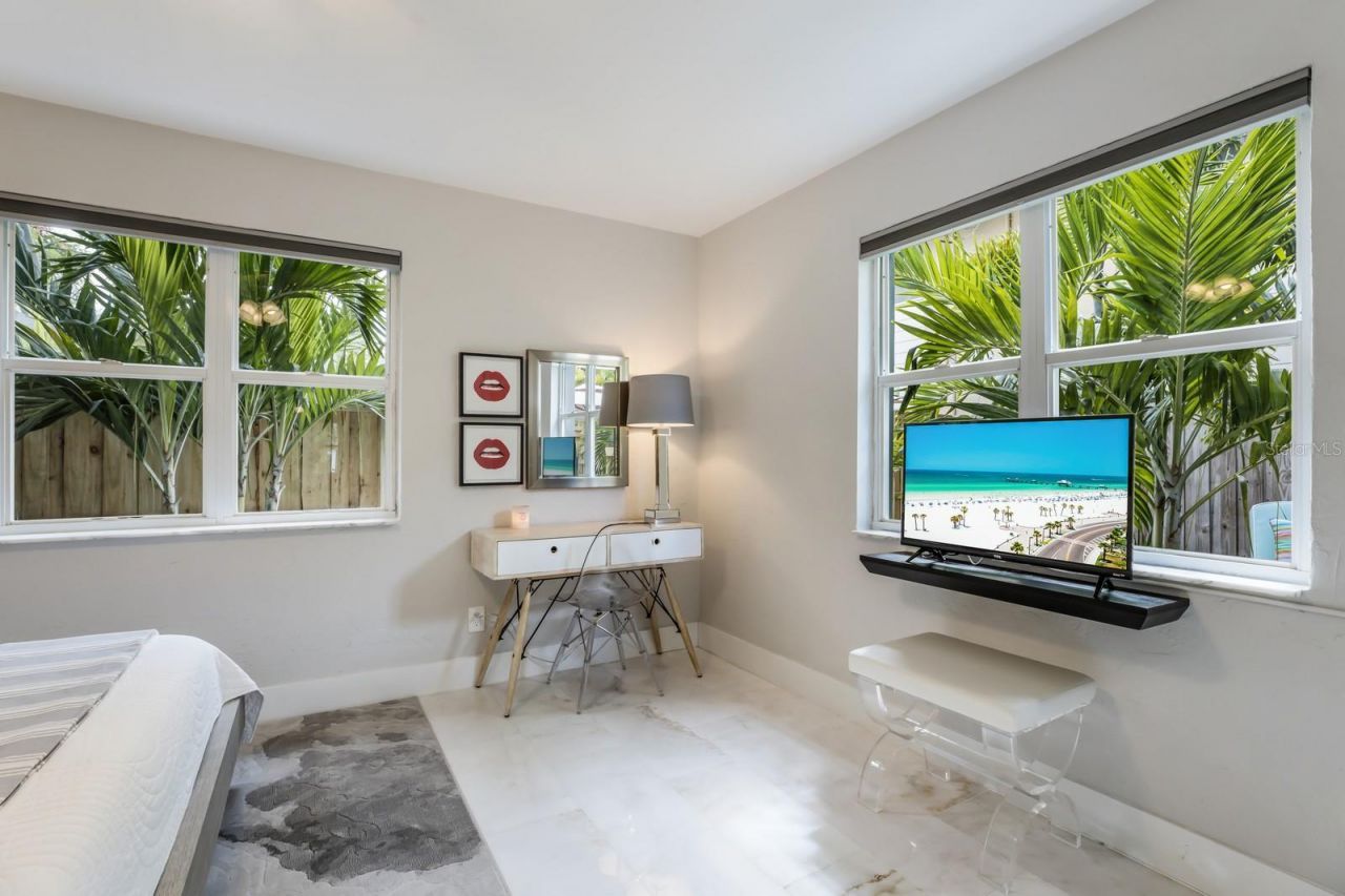 161 Golden Gate Point, Unit 4, Sarasota, FL 34236 Photo