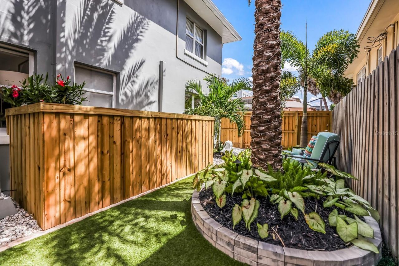 161 Golden Gate Point, Unit 4, Sarasota, FL 34236 Photo