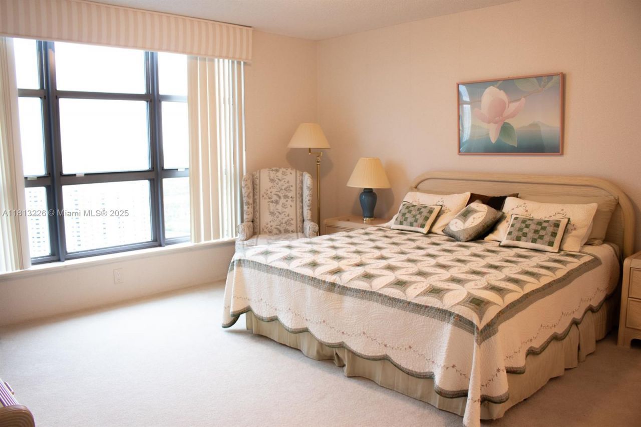 3530 Mystic Pointe Dr, Unit 3001, Aventura, FL 33180 Photo
