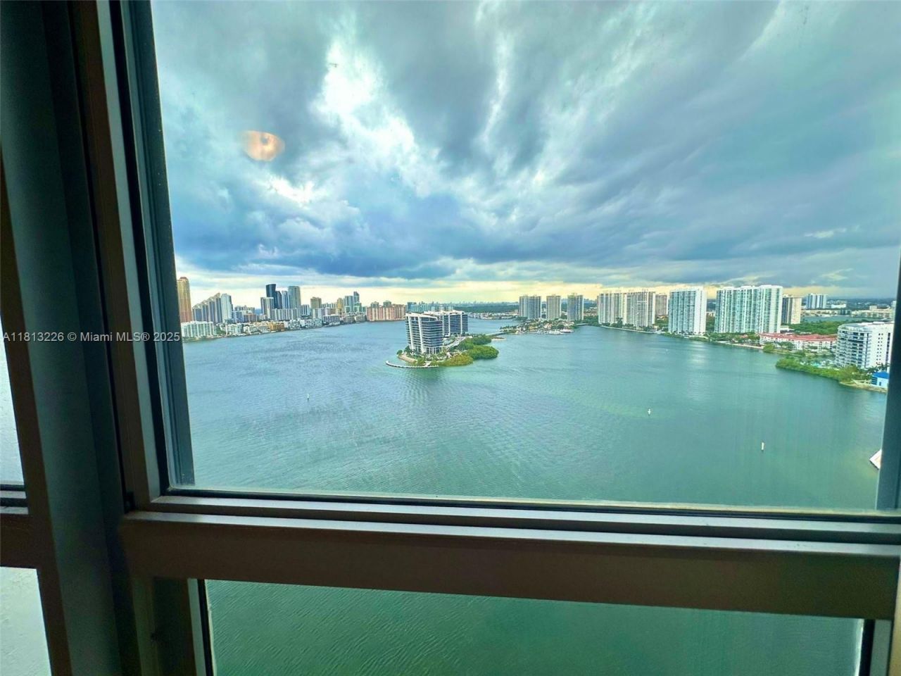 3530 Mystic Pointe Dr, Unit 3001, Aventura, FL 33180 Photo