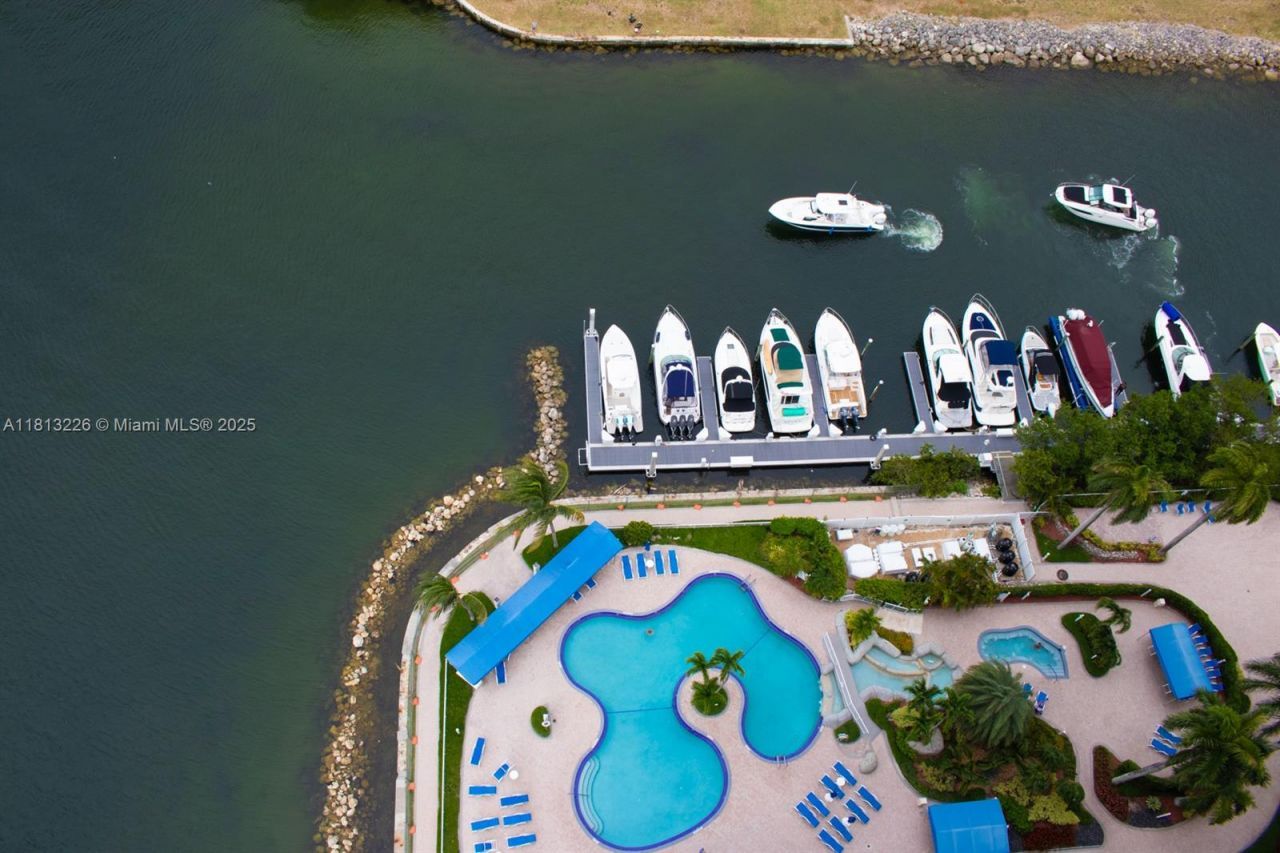 3530 Mystic Pointe Dr, Unit 3001, Aventura, FL 33180 Photo