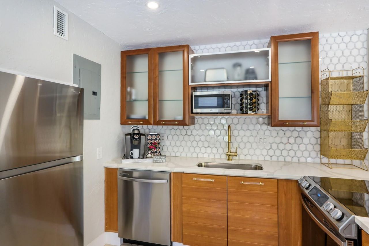 161 Golden Gate Point, Unit 1, Sarasota, FL 34236 Photo