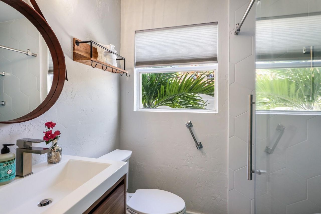 161 Golden Gate Point, Unit 1, Sarasota, FL 34236 Photo