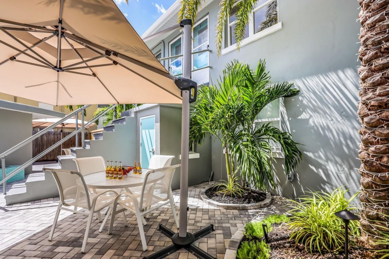 161 Golden Gate Point, Unit 1, Sarasota, FL 34236 Photo