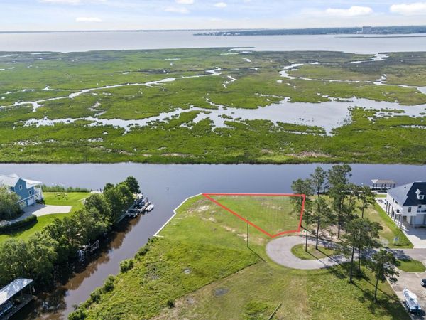 1434 Hanakealoha Place, Diamondhead, MS 39525
