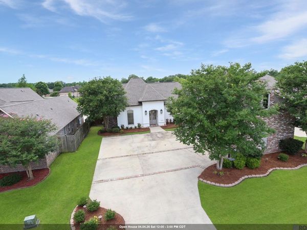 13579 Bluff Point Dr, Geismar, LA 70734