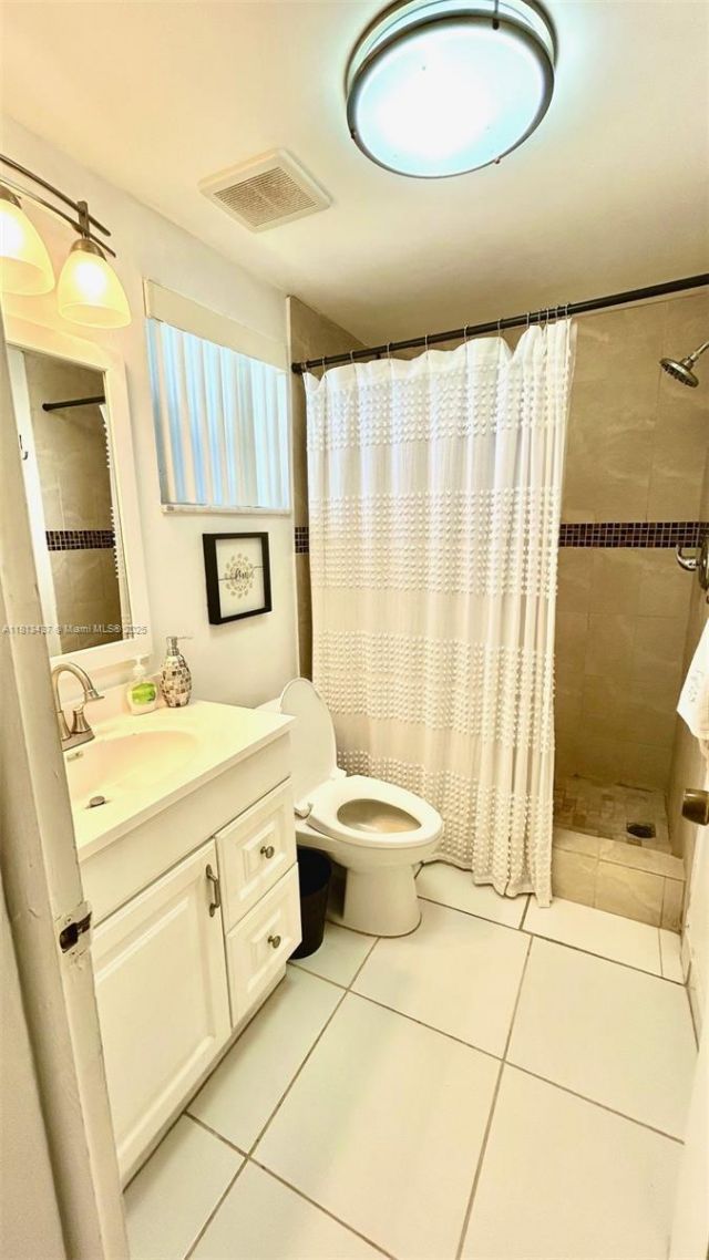 Please Call For Address, Unit 403, Hollywood, FL 33020 Photo