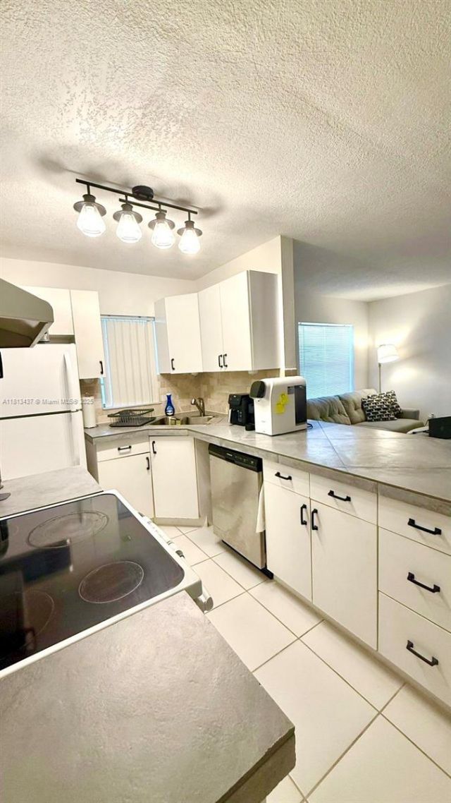 Please Call For Address, Unit 403, Hollywood, FL 33020 Photo