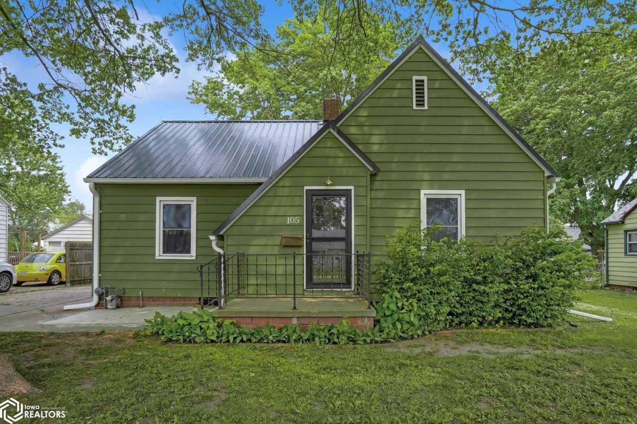 105 N Park Lane Drive, Knoxville, IA 50138 Main Photo