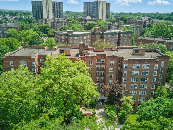 209-80 18 Avenue, Unit 4D, Bayside, NY 11360