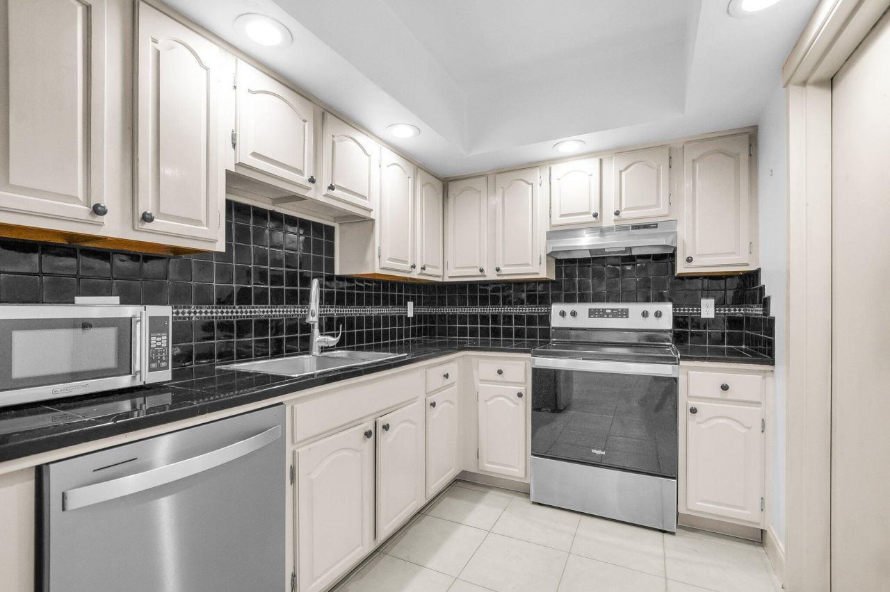 6895 Willow Wood Drive, Unit 1023, Boca Raton, FL 33434 Photo