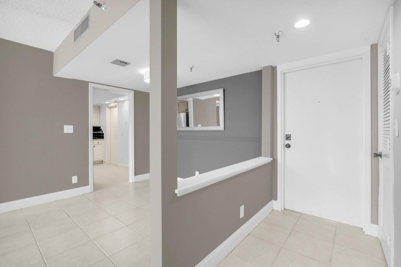 6895 Willow Wood Drive, Unit 1023, Boca Raton, FL 33434 Photo