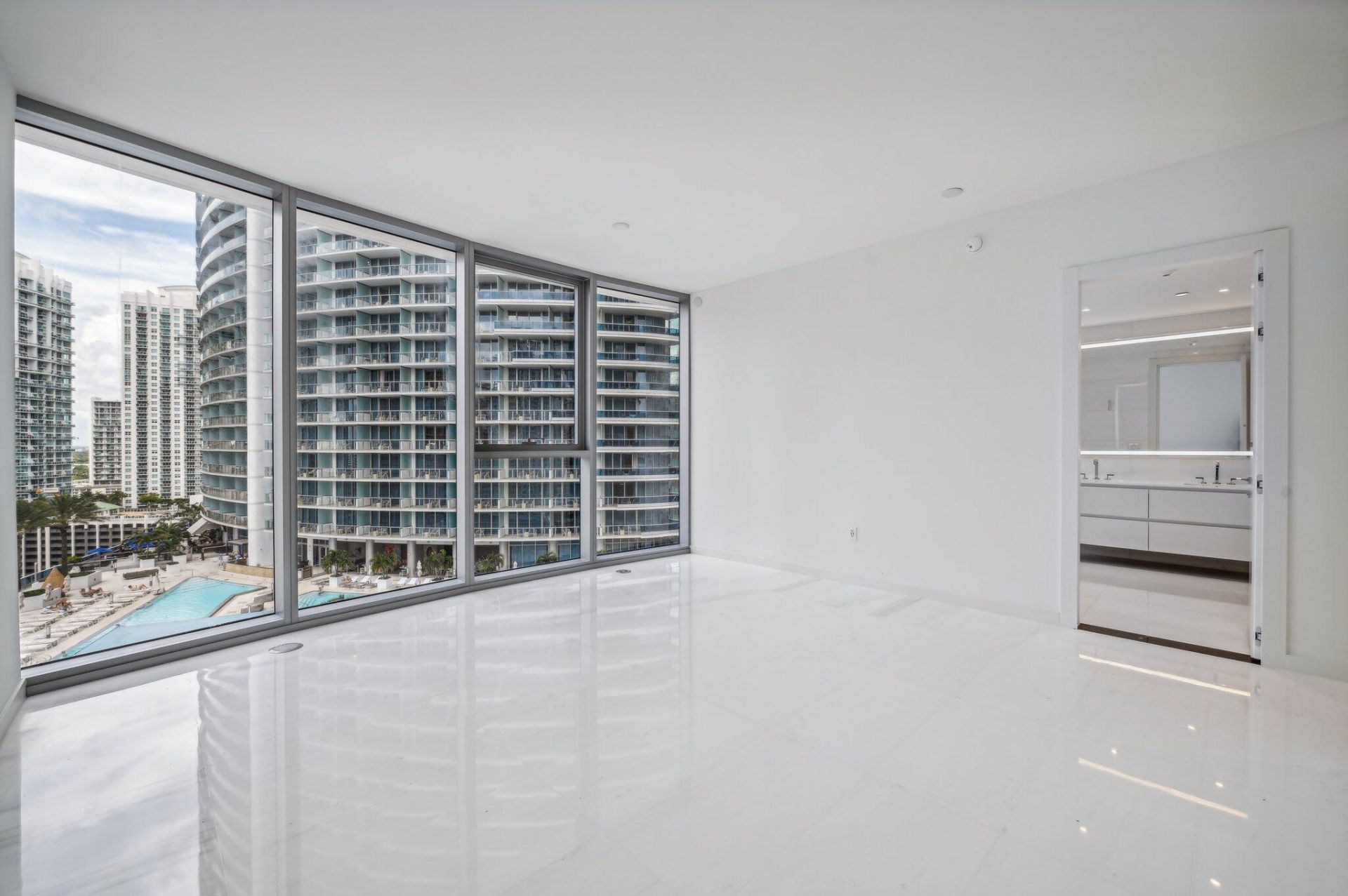 300 Biscayne Blvd Way, Unit 1907, Miami, FL 33131 Photo