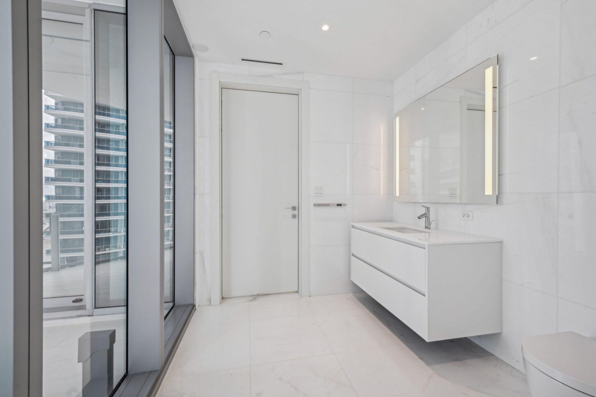 300 Biscayne Blvd Way, Unit 1907, Miami, FL 33131 Photo