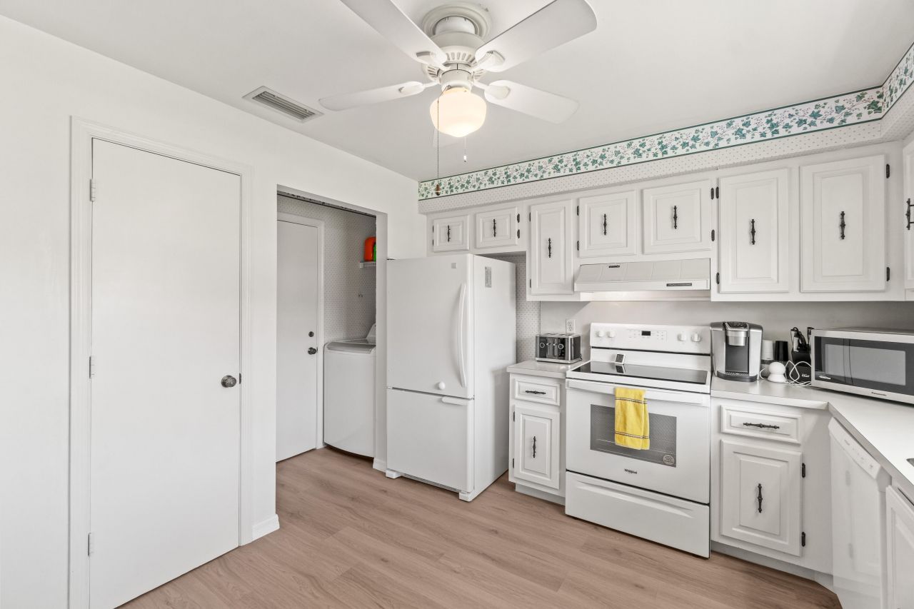 4858 Equestrian Road, Unit B, Boynton Beach, FL 33436 Photo