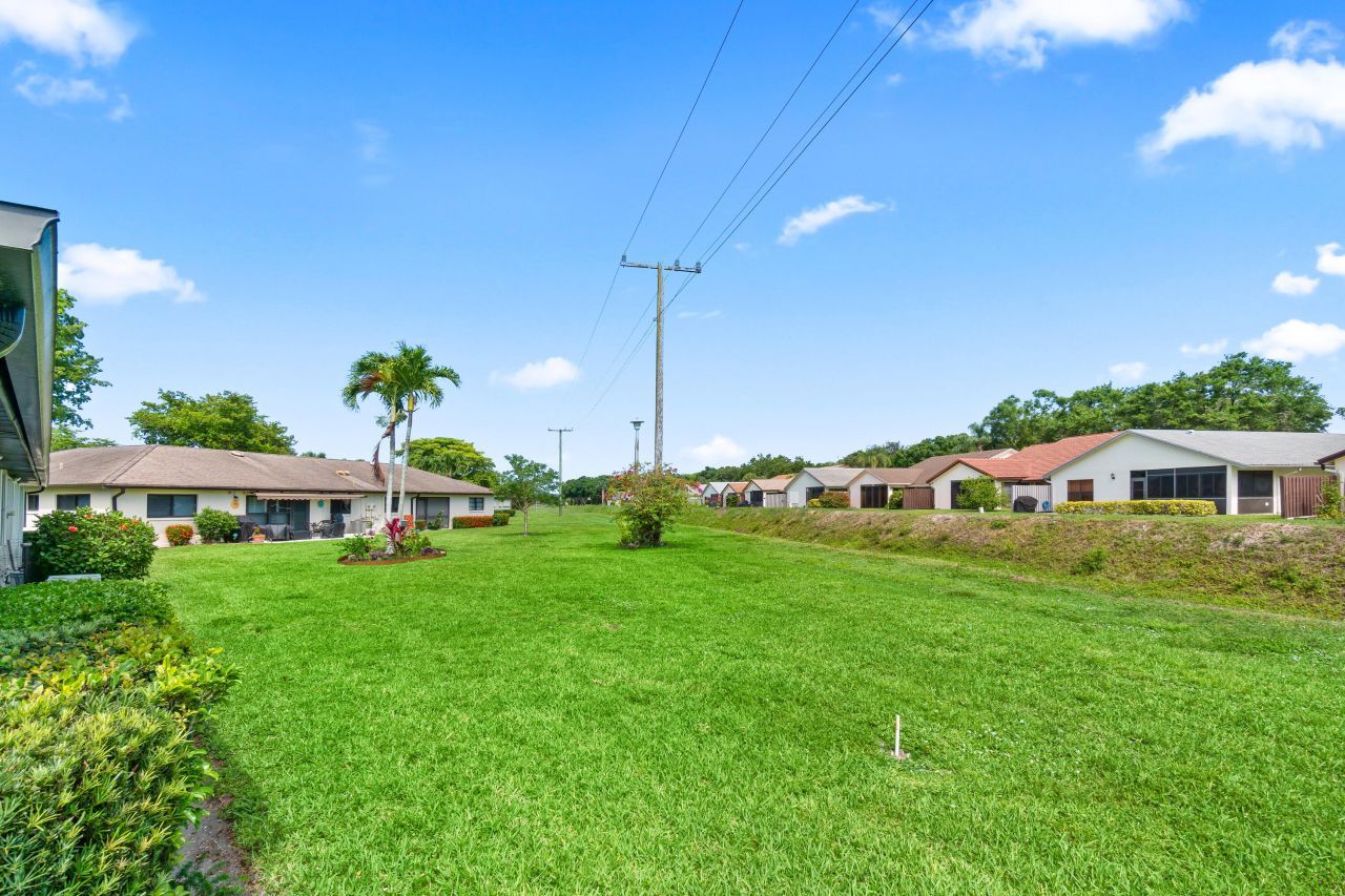 4858 Equestrian Road, Unit B, Boynton Beach, FL 33436 Photo